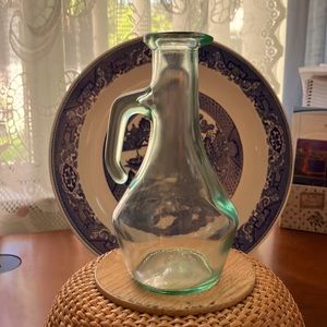 GREEN VE VETRERIA  ETRUSCA  ITALIAN OPEN HANDLE POURER/CRUET   6”x3” diameter